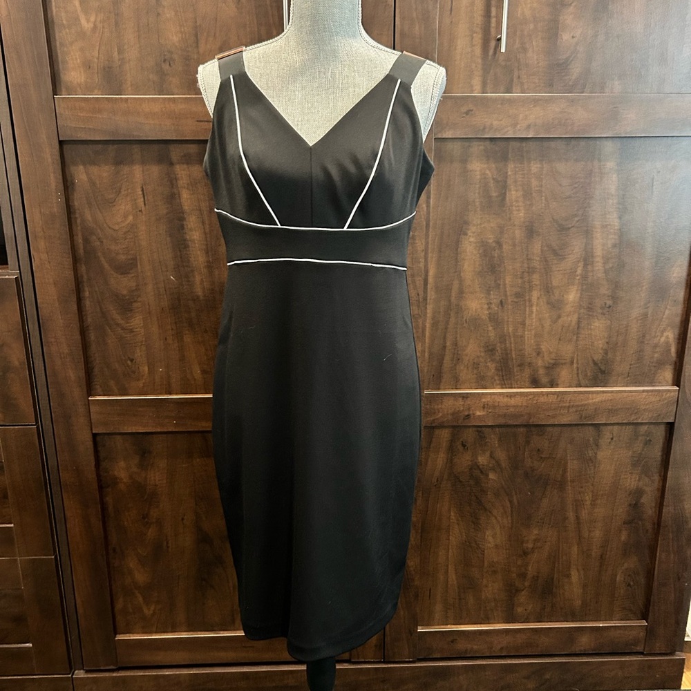 *Sold*•   Ted Baker Sheath Dress